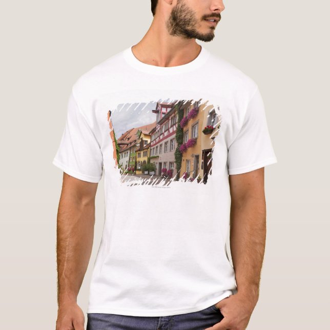 T-shirt Une ville médiévale exceptionnellement bien (Devant)