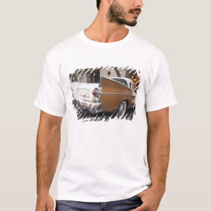 T-shirt Une voiture classique Studebaker Silver Hawk garée