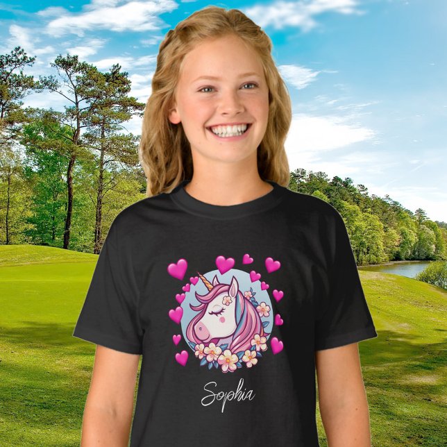 T-shirt Unicorne mignonne, Coeurs et Fleurs roses, Nom per (Créateur téléchargé)