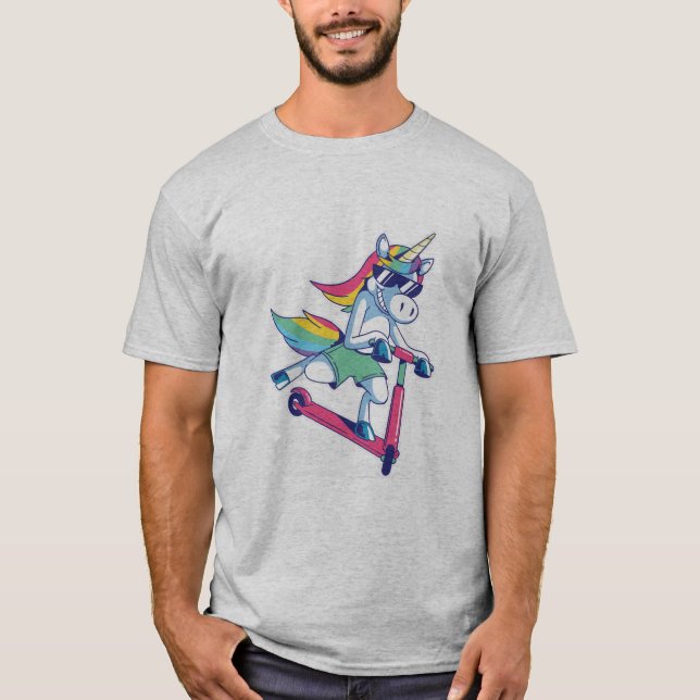 T-shirt Unicorne sur un scooter (Devant)