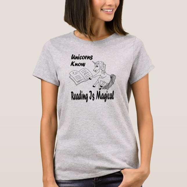 T-shirt Unicorns Know Reading Is Magical - Basic Tee - BL (Devant)