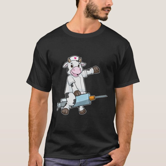 T-shirt Vache comme infirmière avec coeur et seringue (Devant)