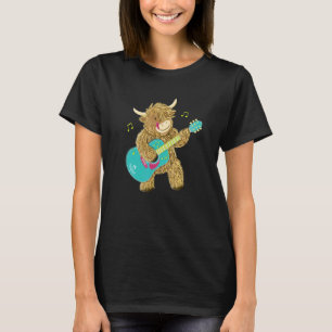T-shirt Vache des Highlands écossaise jouant de la guitare
