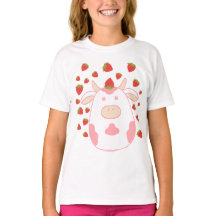 Vache mignonne aux fraises
