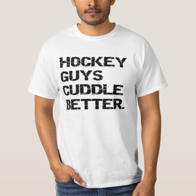 T-shirt valentine : les types d'hockey caressent mieux (Devant)