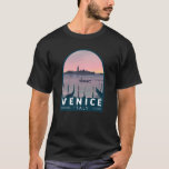 T-shirt Venise Italie Voyage Art Vintage<br><div class="desc">Design vectoriel de Venise. Il n'a pas de routes,  juste des canaux - dont l'artère du Grand Canal - bordés de palais Renaissance et gothiques.</div>