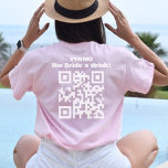 T-shirt Venmo La Mariée Un Verre QR Code Toast Champagne<br><div class="desc">Levez un verre et célébrez avec style avec notre T-shirt "Venmo The Bride A Drink" QR Code Bubbly Fête des mariées de pain au champagne. Cette chemise ludique et branchée est dotée d'un code QR personnalisé, ce qui facilite l'envoi d'un verre à la mariée directement depuis son téléphone. Le design...</div>