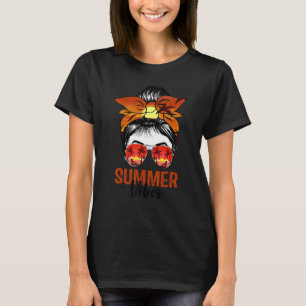 T-shirt Vibes d'été Messy Bun Lunettes de soleil Palm Tree