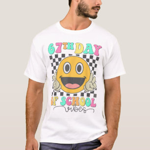 T-shirt Vibes du 67e jour d'école Visage souriant mignon 6