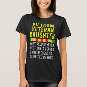 T-shirt Vietnam Vétérinaire Fille Élevée Par Mon Héros Vét