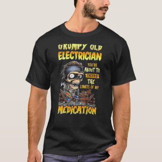 T-shirt Vieux électricien grincheux Vous allez dépasser (s