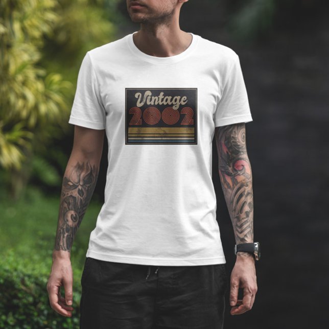 T-shirt Vintage 2002 (Créateur téléchargé)