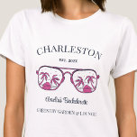 T-shirt Vintage Beach Bachelorette Party Girl Trip Custom<br><div class="desc">Faites un peu de plaisir à votre prochaine soirée de bachelorette avec ce magnifique jeu de maillots de plage personnalisés. Que vous fêtiez un voyage à la plage, des vacances pour les filles ou des vacances pour les meilleurs amis, ces t-shirts personnalisés pour les fêtes de bachelorette de plage sont...</div>