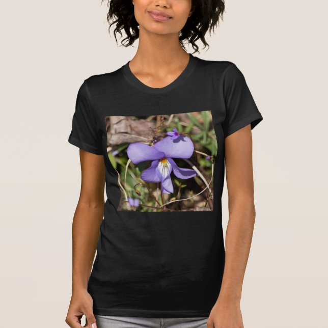 T-shirt Violette à pieds d'oiseau avec bluets (Devant)