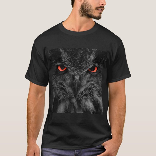 T-shirt Visage noir de hibou avec les yeux rouges sur le (Devant)