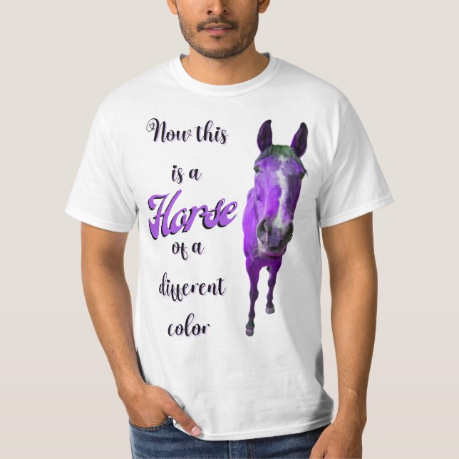 T-shirt Voici Un Cheval D'Une Couleur Différente, Violet (Devant)