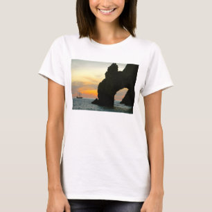T-shirt Voilier traditionnel au coucher du soleil, voûtes