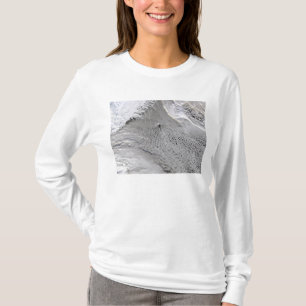 T-shirt Vortexes de nuage outre d'île de janv. Mayen