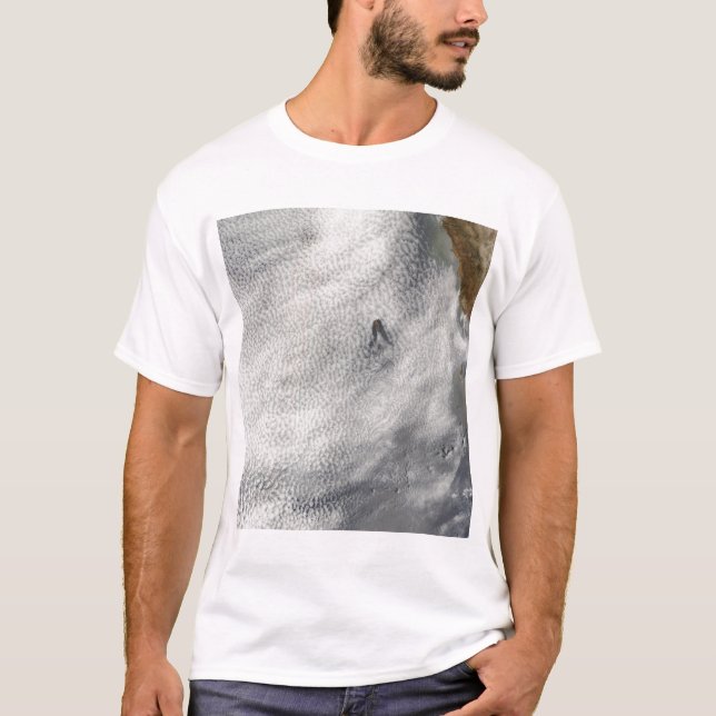 T-shirt Vortices nuageuses et gloire au large de l'île de  (Devant)