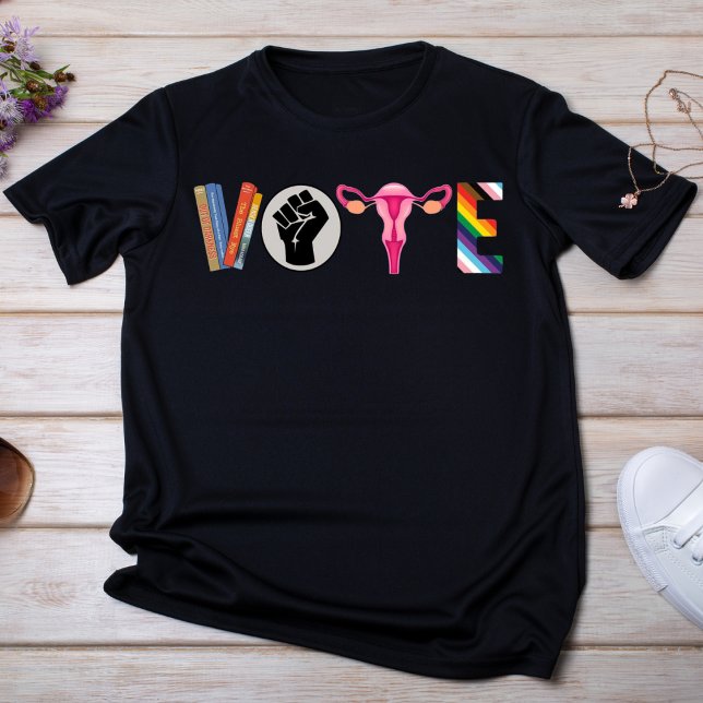 T-shirt Vote sur la déclaration politique audacieuse (Créateur téléchargé)