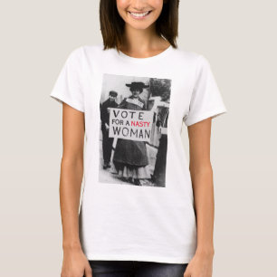 T-shirt Votez Pour Une Femme Nastique