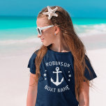 T-shirt Votre nom et bateau Ancre Vintage Étoiles Marine &<br><div class="desc">Filles T-Shirt élégant avec votre nom personnel et nom de bateau ou autre texte désiré,  une ancre vintage personnalisée et étoiles en blanc sur bleu marine classique. Fait un grand cadeau pour toute occasion.</div>