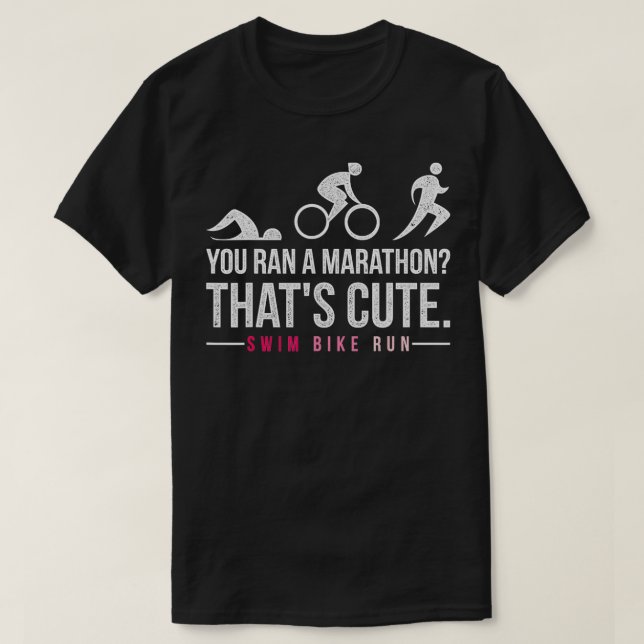 T-shirt Vous Dirigez Un Marathon Qui Fait Un Triathlon Sym (Design devant)
