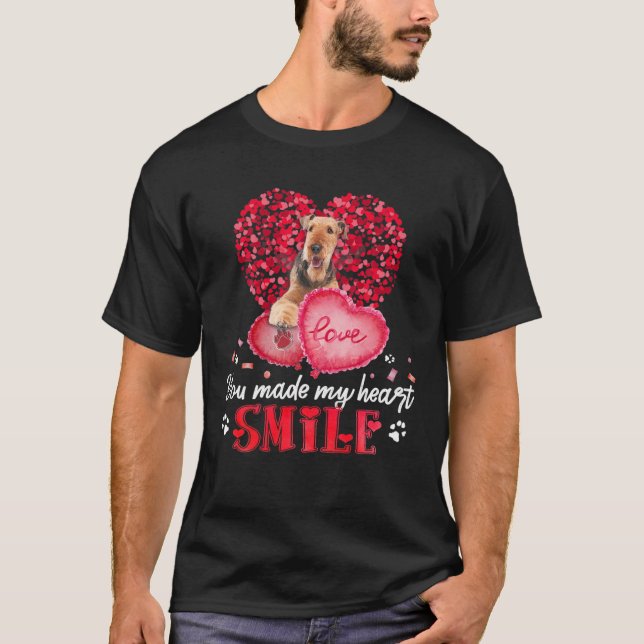T-shirt Vous Faites De Mon Coeur Souriez Airedale Terrier  (Devant)