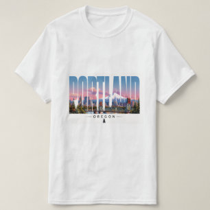 T-shirt Voyage sur le front de rivière montagneux de Portl