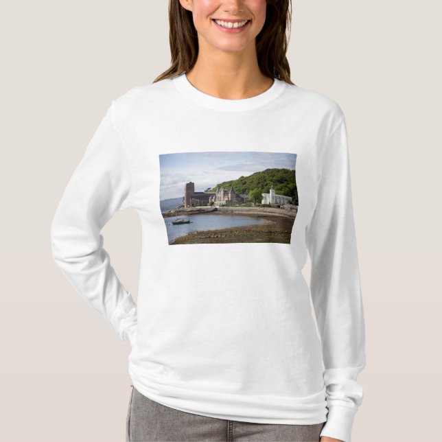 T-shirt Vue côtière avec bâtiments historiques, Oban, (Devant)
