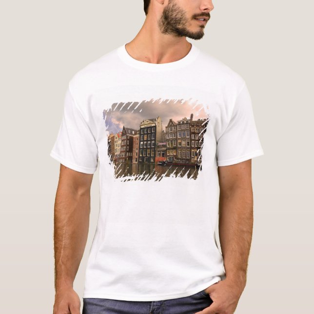 T-shirt Vue de l'architecture unique et à pignon (Devant)