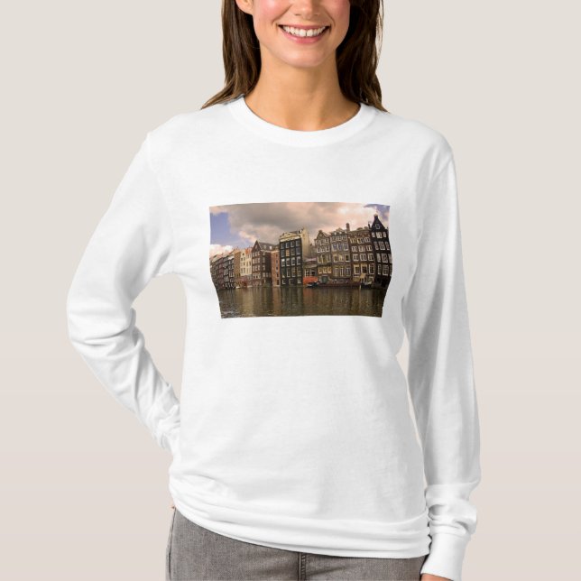 T-shirt Vue de l'architecture unique et à pignons (Devant)