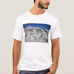 T-shirt Vue de station de sports d'hiver de Catedral dans