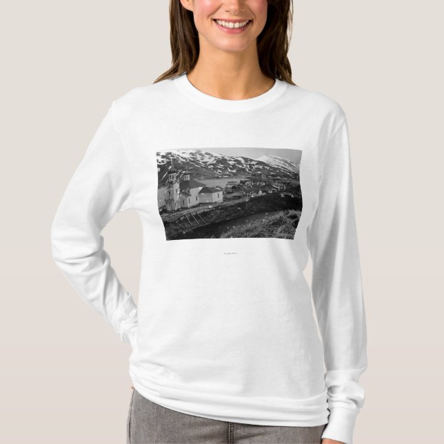 T-shirt Vue de ville d'Unalaska, photographie de l'Alaska (Devant)