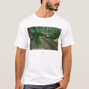 T-shirt Vue extérieure de retraite de Shasta des voies