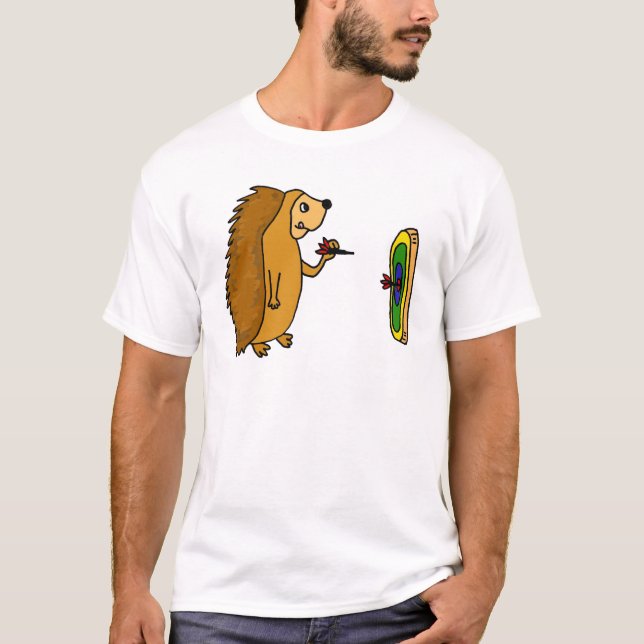 T-shirt VV- Drôle Hérisson Jetant des fléchettes Dessin (Devant)