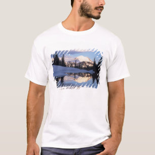 T-shirt WA, Mt Rainier NP, Mt Rainier et nuages