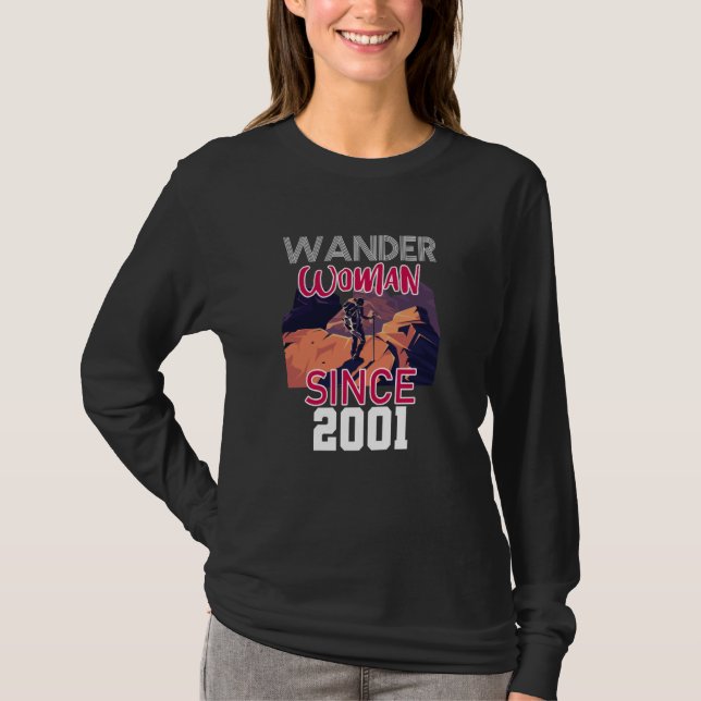 T-shirt Wander woman since 2001 (Devant)