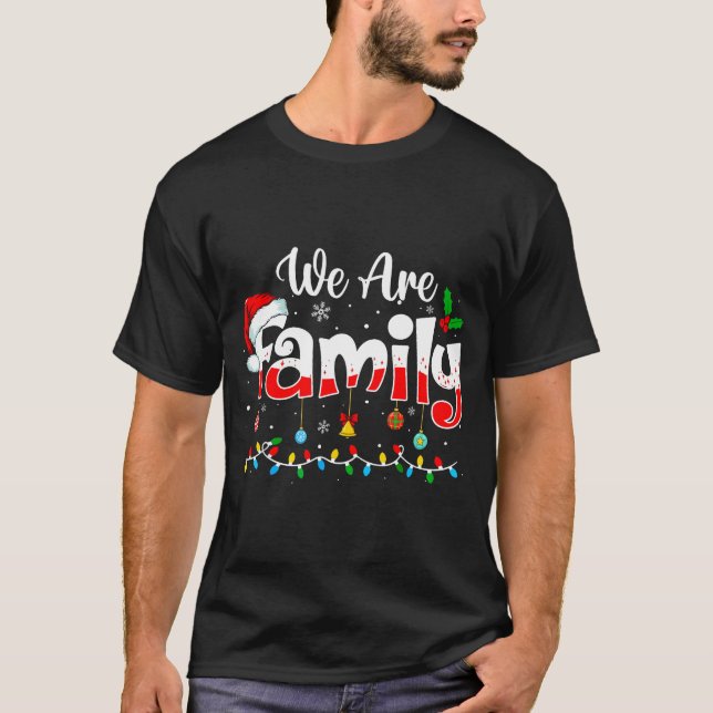 T-shirt We Are Family 2025 Christmas Pajama Funny Matching (Devant)