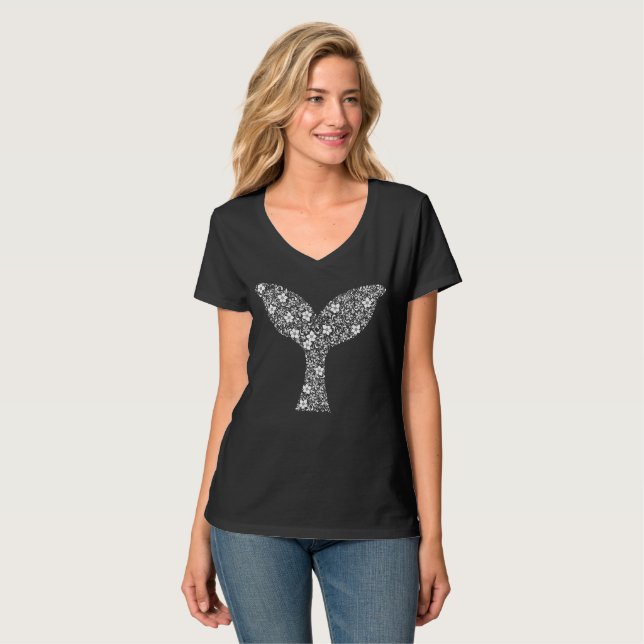 T-shirt Whimsical Whale Tail : Beauté en fleurs (Devant entier)