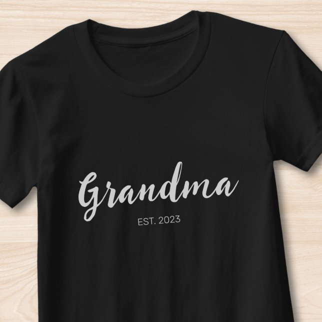 T-shirt White Script Grandma Established Black (Créateur téléchargé)