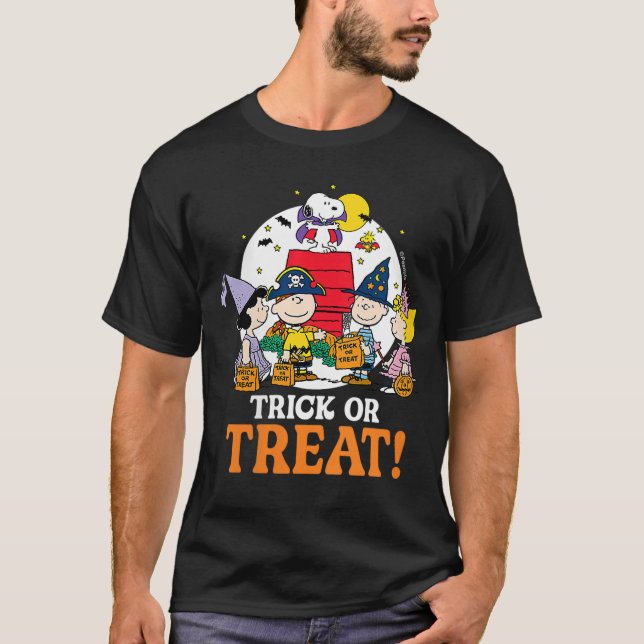T-shirt Womens Peanuts Halloween Trick Or Treat moonlight  (Devant)
