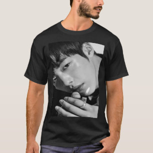 T-shirt Woo do hwan noir et whi