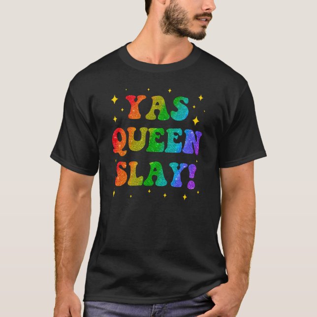 T-shirt YAS QUEEN Rainbow Typography – Bold Drag-Inspired  (Devant)