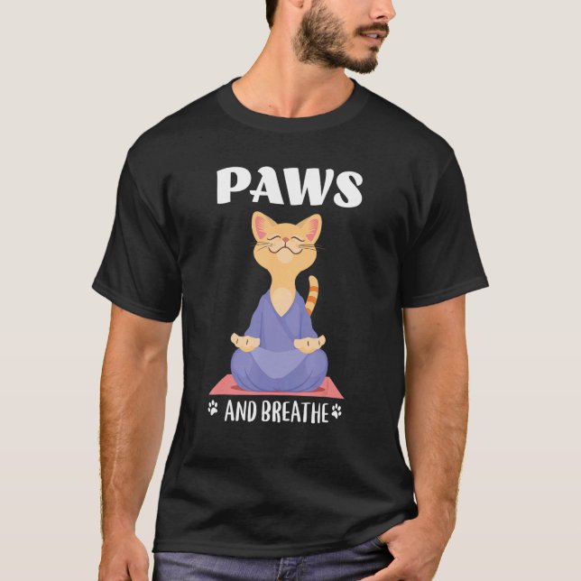T-shirt Yoga Cat Cute Paws And Breathe (Devant)