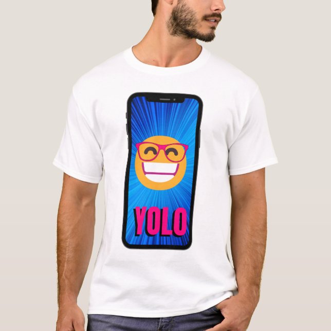 T-SHIRT YOLO EMOJI AVEC EYEGLASES HEUREUX DANS UN TÉLÉPHON (Devant)