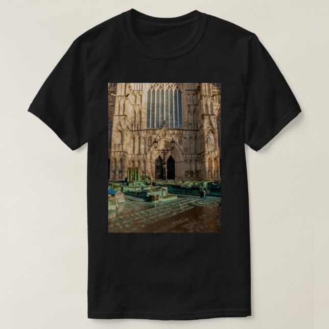 T-shirt York Minster (Cathédrale) et modèle en premier pla (Design devant)