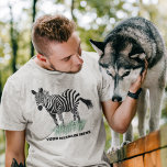 T-shirt Zebra in the Grass Illustration réaliste<br><div class="desc">Ce tee graphique présente une illustration d'un zèbre debout dans une herbe verte et est prêt à être customisé avec votre propre slogan ou message ci-dessous.</div>
