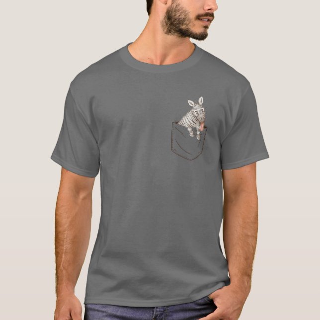T-shirt Zèbre Fou Dans La Poche Du Sein. (Devant)