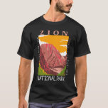 T-shirt Zion National Park Utah Zion Canyon en état de dét<br><div class="desc">Design d'illustration vectorielle de Sion. Le parc est une réserve naturelle du sud-ouest de l'Utah qui se distingue par les falaises rouges abruptes de Zion Canyon.</div>